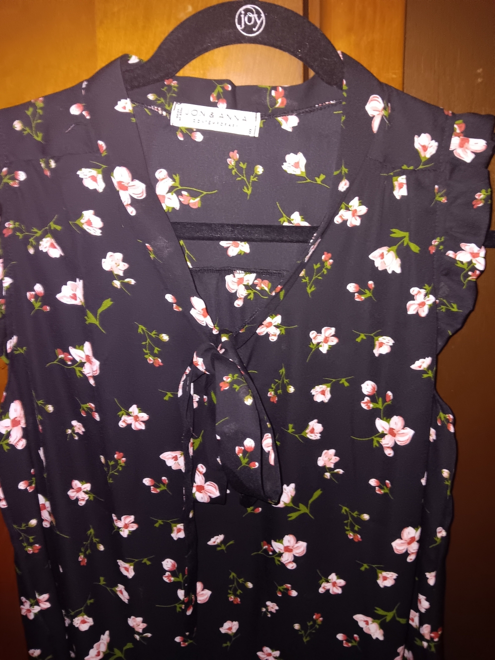 Jon & Anna Black Floral Tie-Neck Sleeveless Blouse